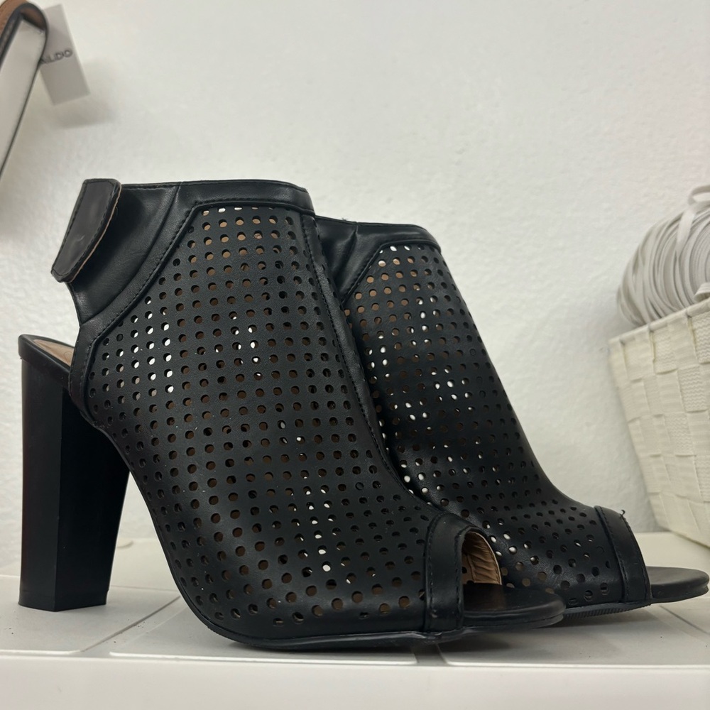 Bamboo Black 4inch heeled boot
